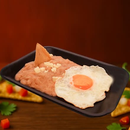 Huevo Estrellado con Frijoles