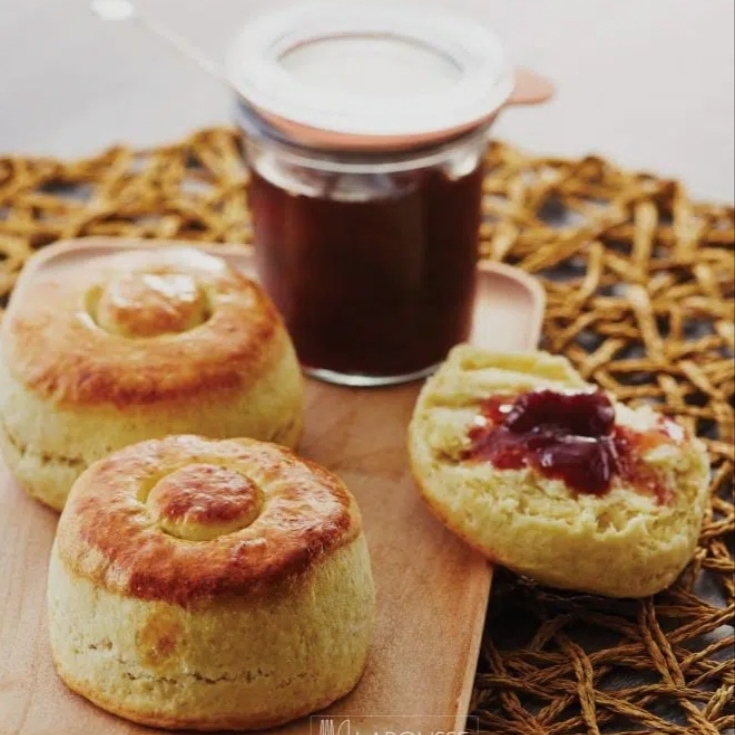 Bisquets con Mantequilla