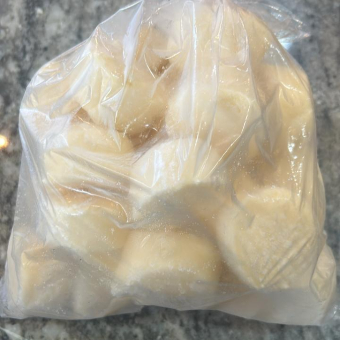 Com 67 anos de mercado, nossa Farinha de Milho é uma verdadeira tradição em muitos lares. Cada embalagem carrega consigo a qualidade e o sabor que atravessaram gerações.