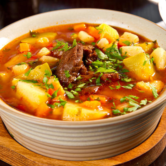 Feijão, arroz, macarrão, salada