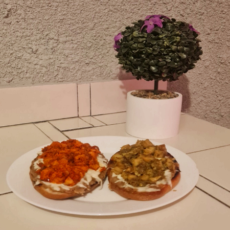 MOLLETES CON GUISADO