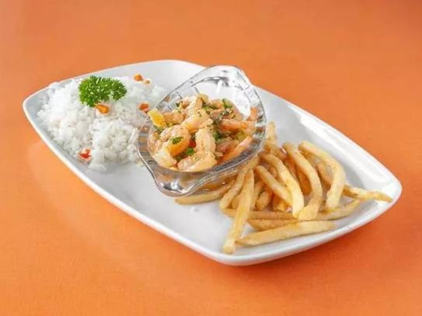 Ceviche Pescado + Camarones Ajillo + 2 Bat. Agua
