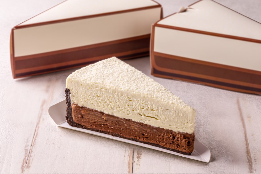 Se um mousse é bom, imagine dois! Uma base de bolacha de chocolate, com mousse de chocolate meio amargo, depois um mousse de chocolate branco e toda essa cremosidade finalizada com uma fina camada de leite em pó.
Deu água na boca né? Peça já a sua!
Aproximadamente 190 gramas