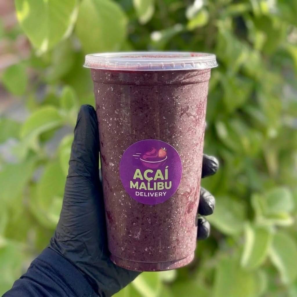 Copo de 700ml de açaí premium puro.