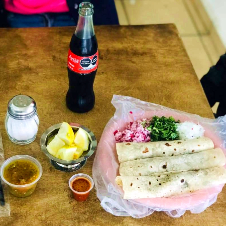 Combo (3 Tacos y 1 Bebida)