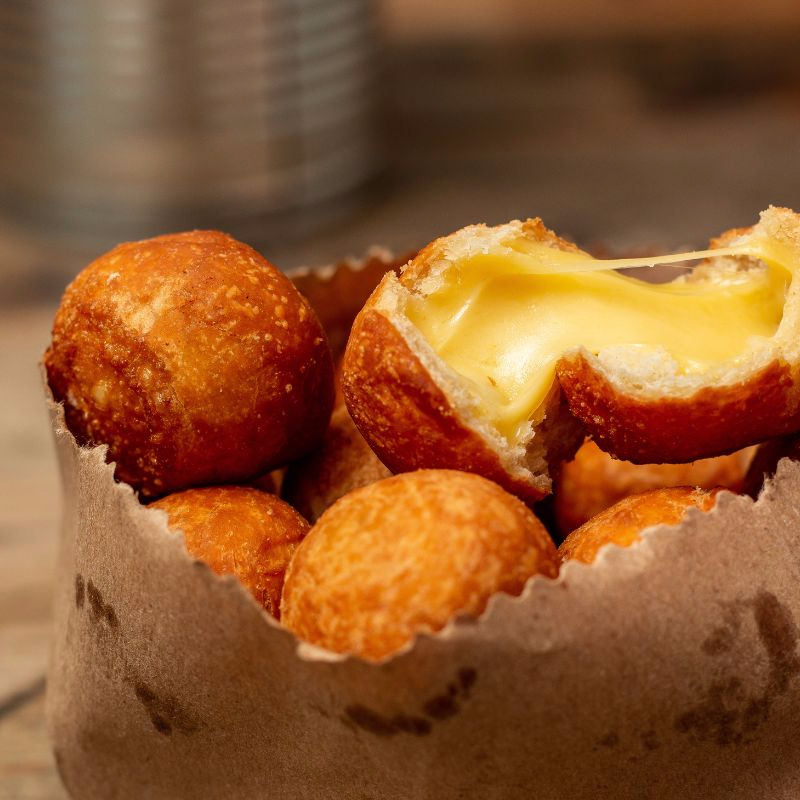 Bolitas Naturales Rellenas de Queso