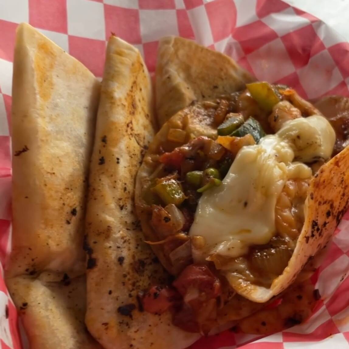 3 Tacos Gobernador de camarones con queso