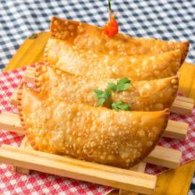 3 Deliciosos e crocantes pasteis, fritos no oléo de girassol, escolha o sabor abaixo.