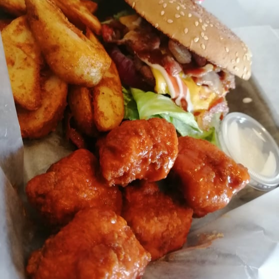 Combo Hamburguesa Res + Boneless