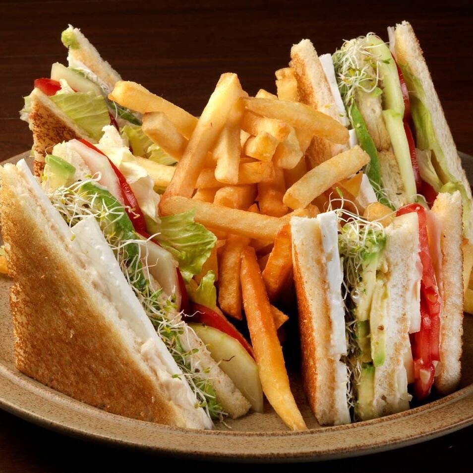 Club Sándwich con Papas