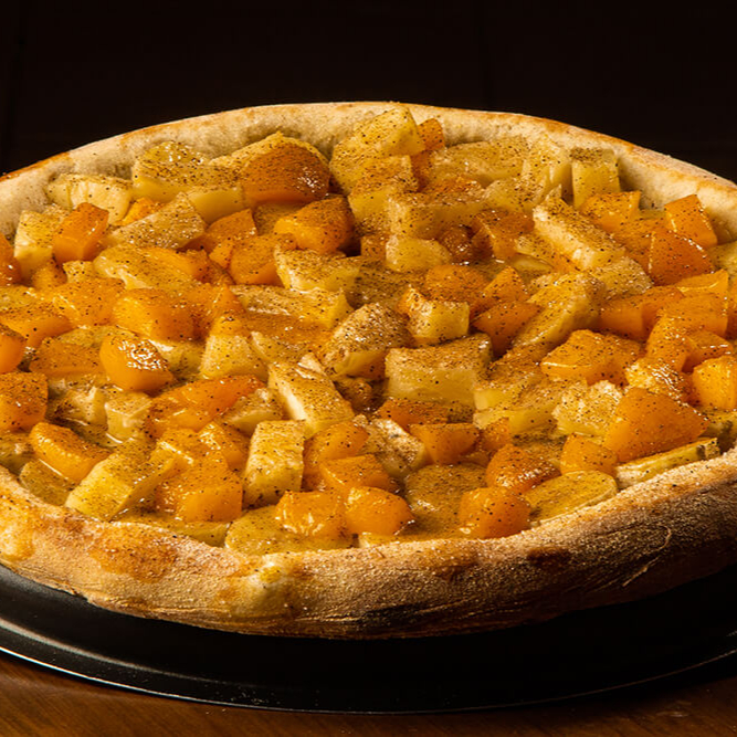 Chocolate e pêssego em caldas.