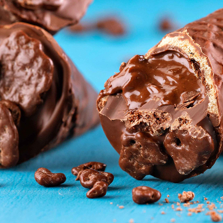 Cone trufado recheado com creme de Ovomaltine, uma delicia