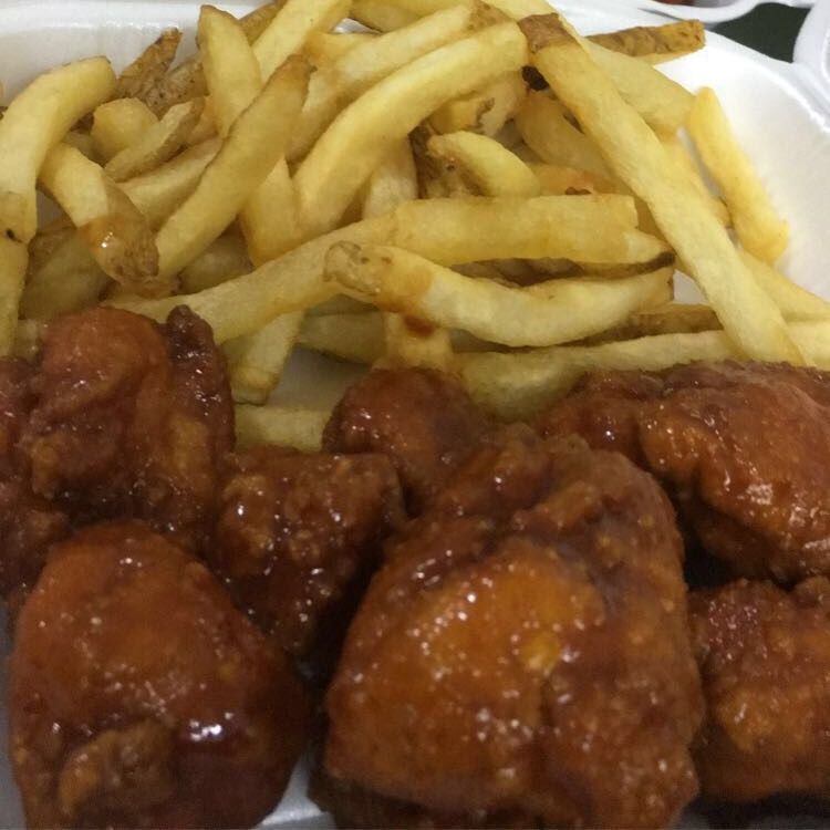 10 Boneless con Papas..