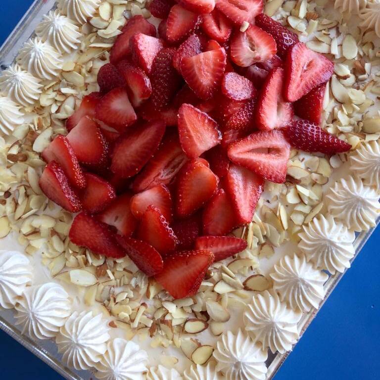 Shortcake de Fresa (20-22 Personas)