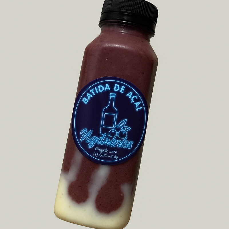Nosso shake é feito na hora com leite ou água ou bebida alcoólica , inclui uma fruta e acompanhamentos da sua preferência para bater junto,fica irresistivelmente saboroso e cremoso
