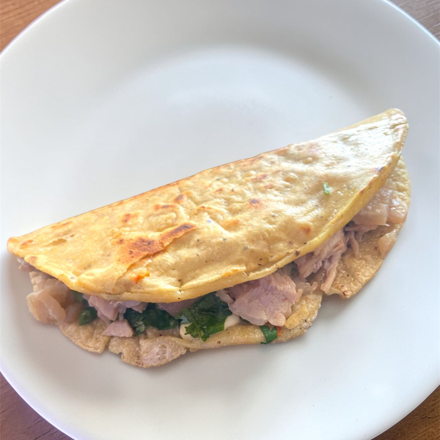 Quesadilla con Carnitas, Quesillo, Cilantro Roja