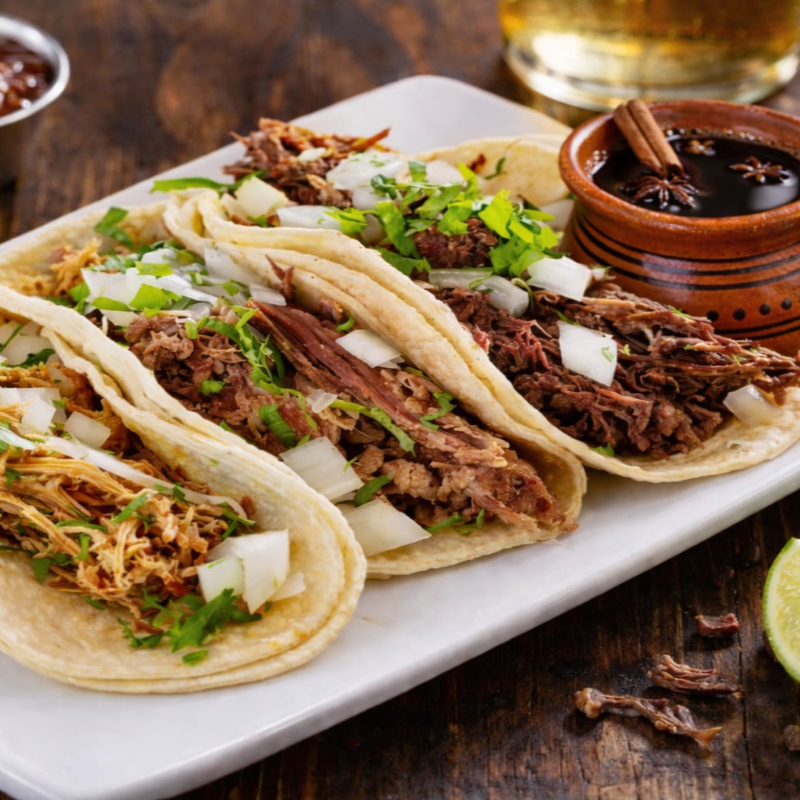 4 tacos de Barbacoa de res + Cafe de Olla