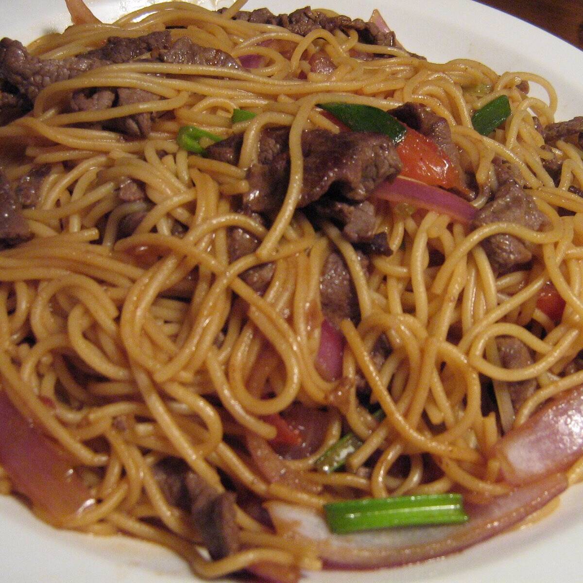 COMBO 7 - TALLARIN SALTADO DE CARN + GASEOSA