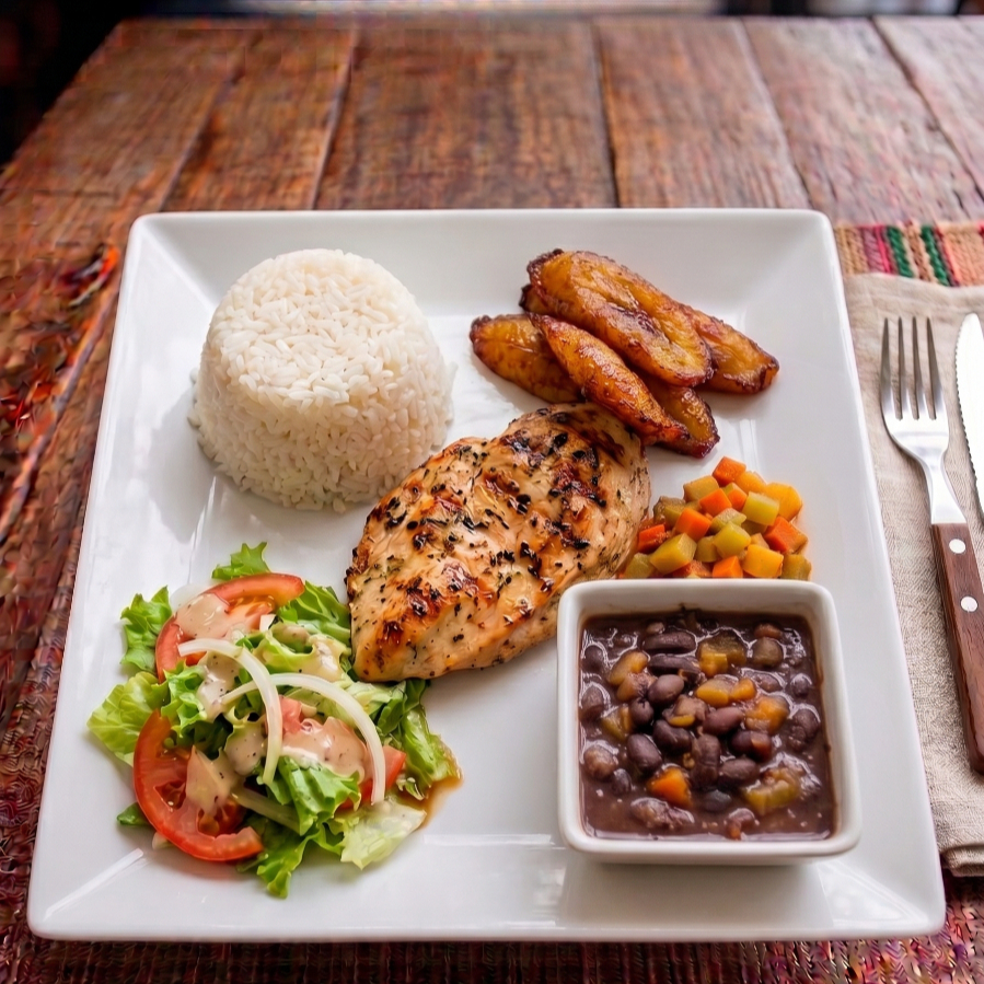 Casado con Filete de Pollo a la Plancha