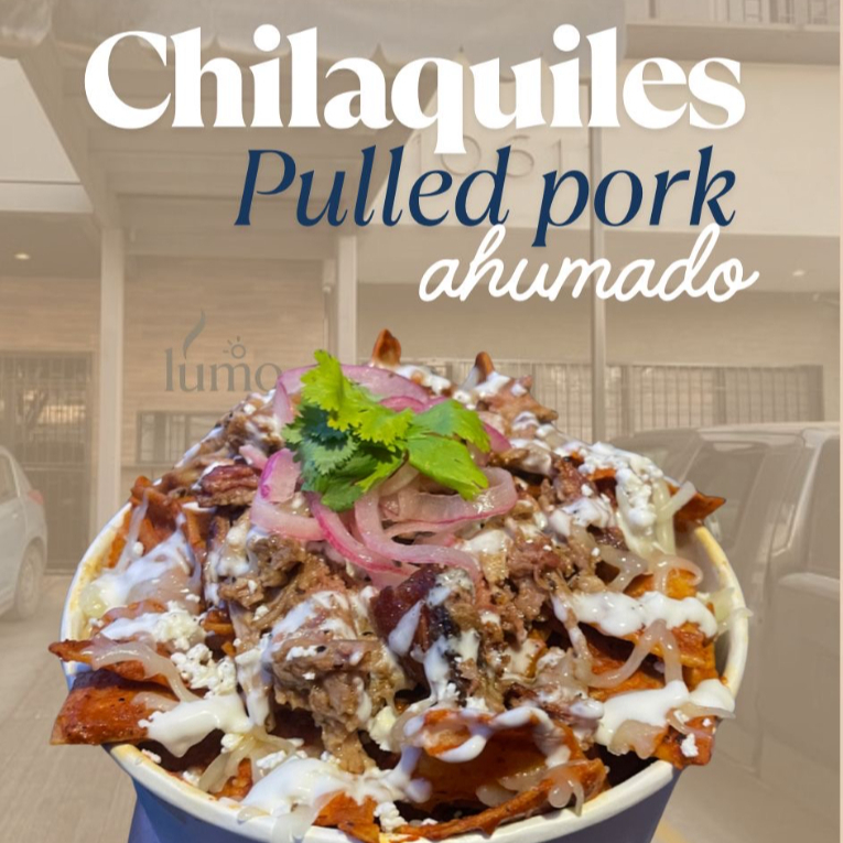 Chilaquiles de Pulled Pork Ahumado Salsa Verde