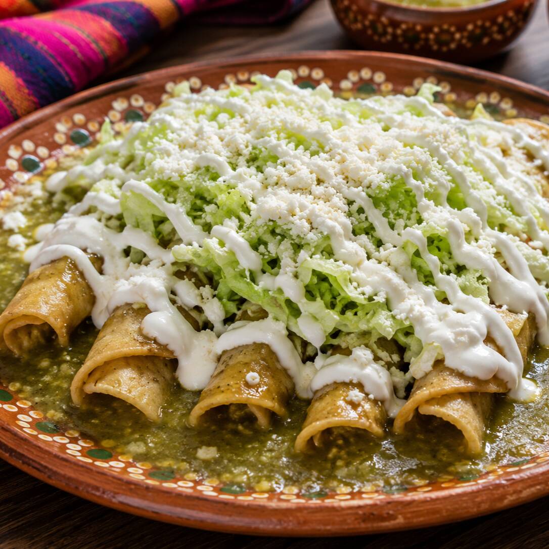 Flautas Ahogadas Verdes de Carnitas (5 ´piezas).