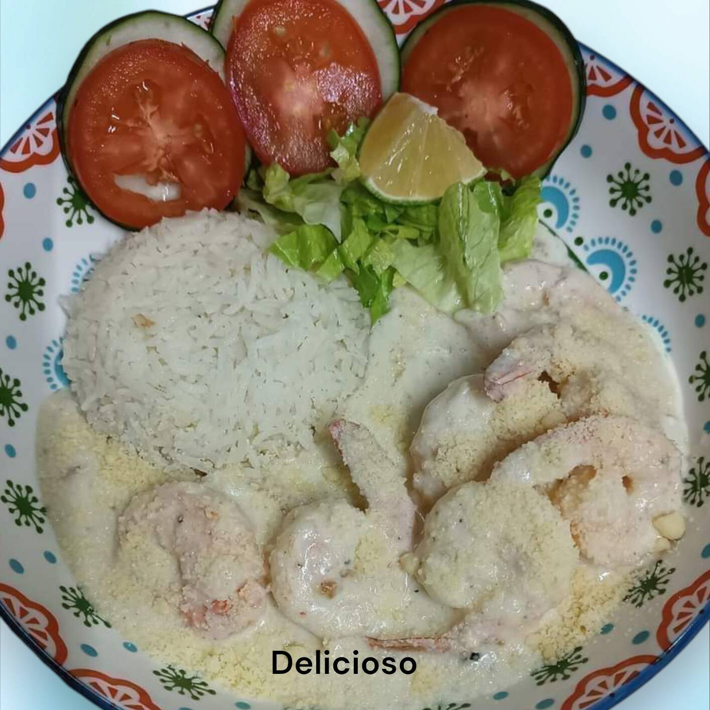 Camarones con Crema de Tres Quesos