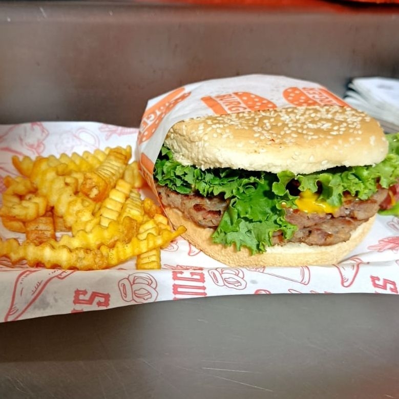 Hamburguesa + papas (100gr)