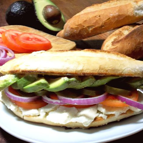Lonche Aguacate C/ Queso y Jamon