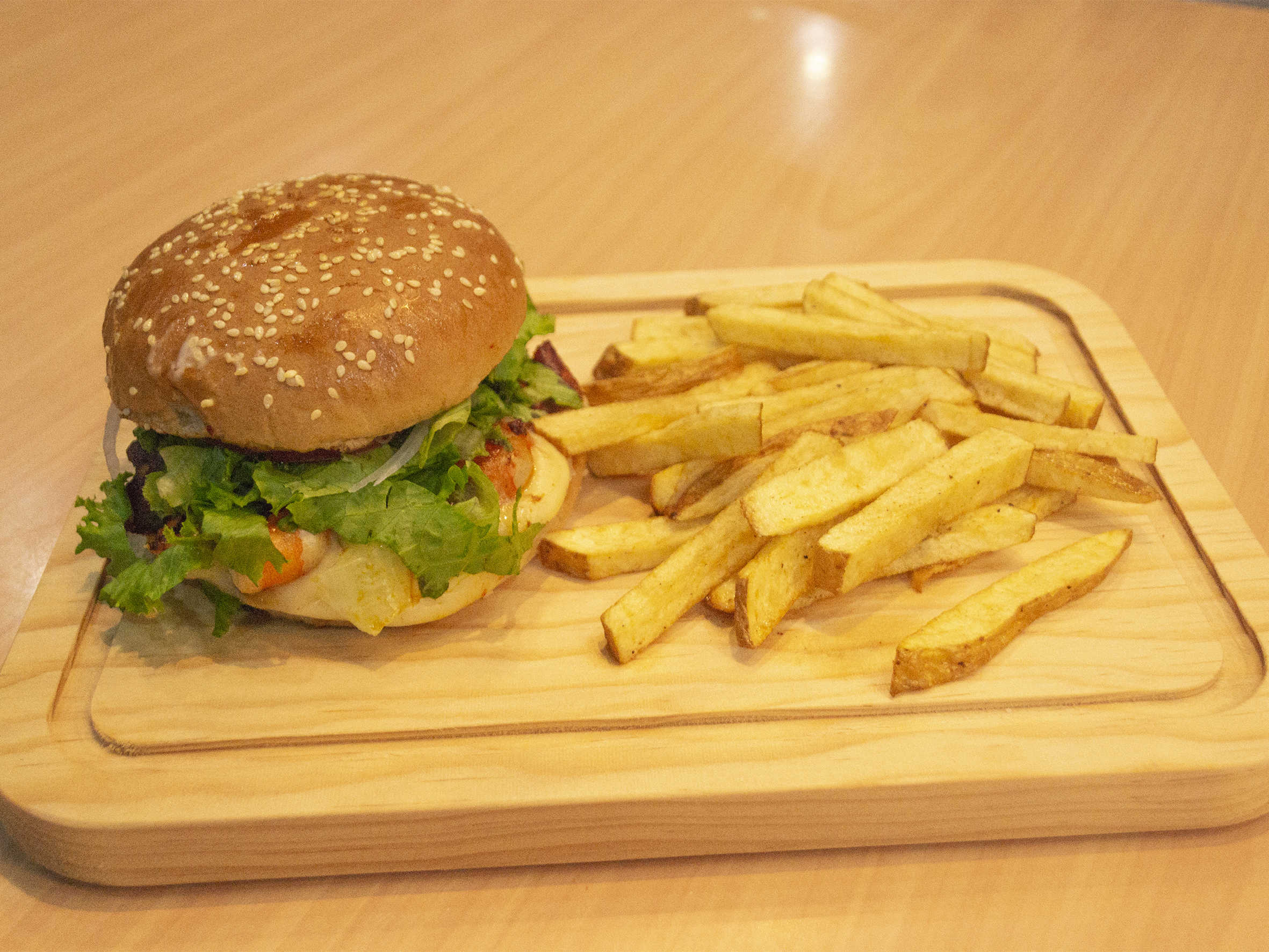 Hamburguesa de Camarón Con Papas