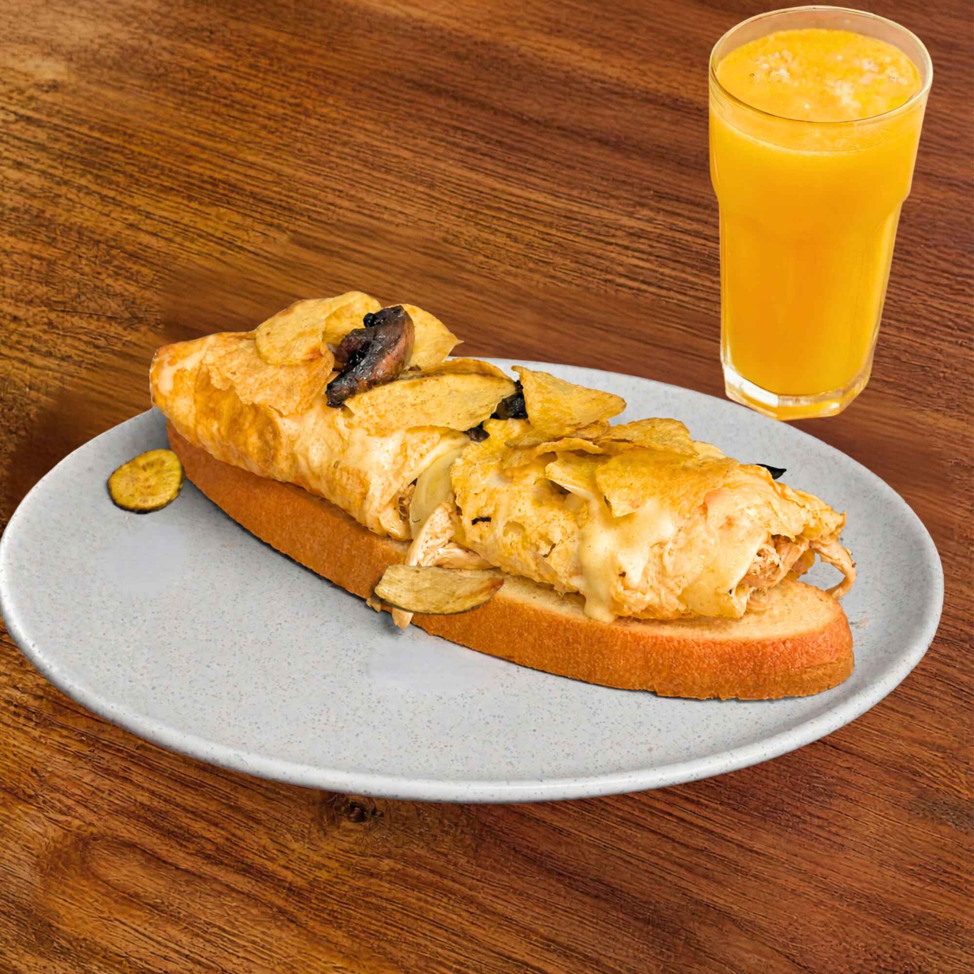 C10 Omelette Especial y Jugo de Naranja