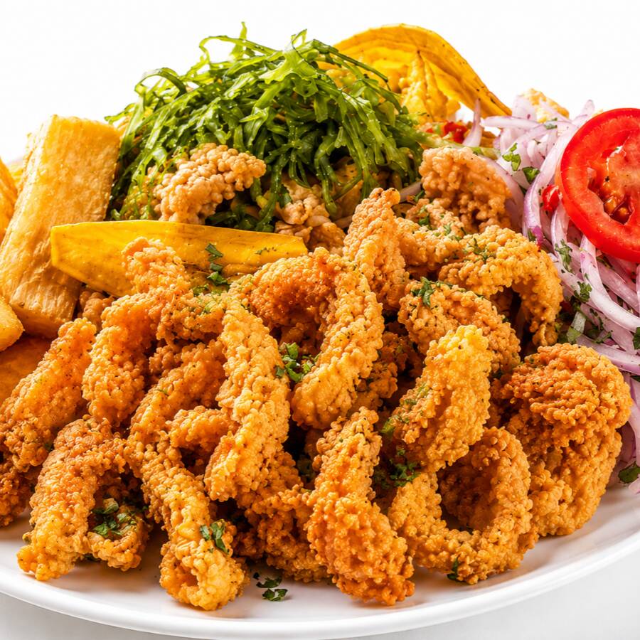 Chicharrón De Pota Con Yuca