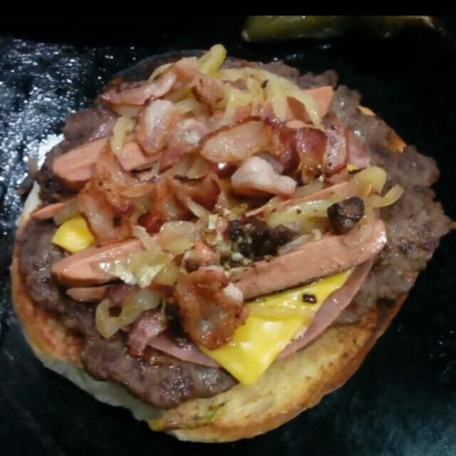 HAMBURGUESA ESPECIAL