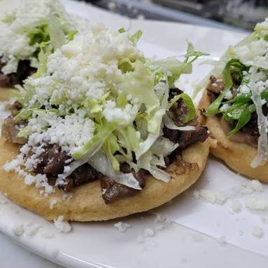 Sopes con Bistec 3pzs