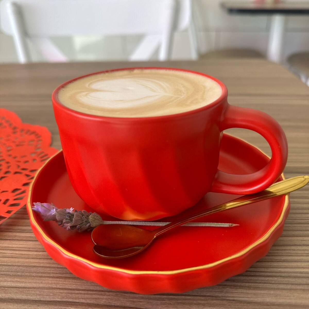 Latte caliente 16Oz