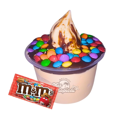 Super Croc é uma criação exclusiva para nossos pequenos comensais na categoria 'Qual a sua preferência? Deliciosos Kids'. Este prato une o crocante do Super Croc com a irresistível doçura do Kit Kat, resultando numa experiência gustativa incrível. É uma combinação perfeita, feita com ingredientes de alta qualidade, que garante a satisfação dos pequenos e também dos adultos. Experimente essa delícia e torne a refeição das crianças ainda mais divertida e saborosa!