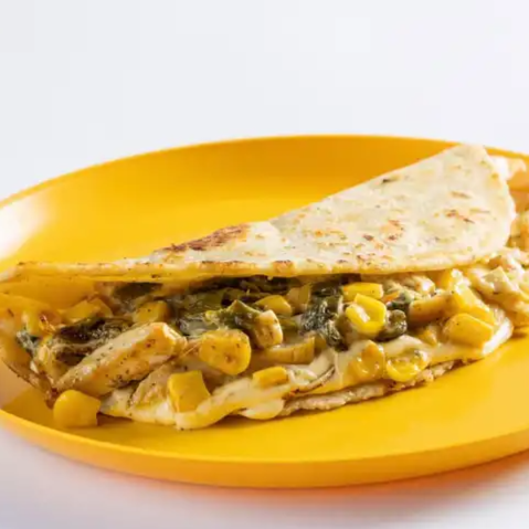 Quesadilla Pollo en Rajas con Crema
