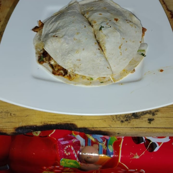Gringa de CHISTORRA ASADA