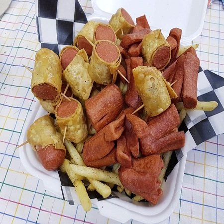 Combinado Salchitaco y Papas a la Francesa