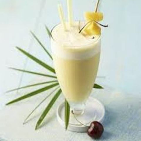 JUGO PIÑA EN LECHE