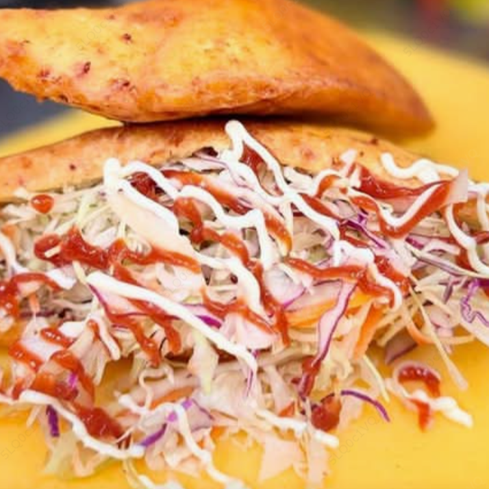 Empanada Arreglada de Chicharrón