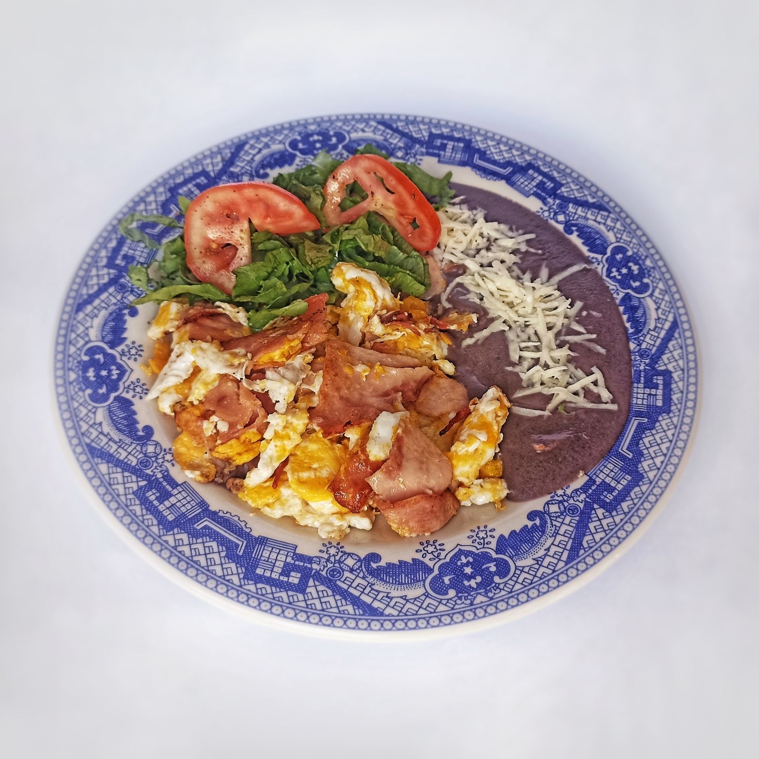 Huevos con Jamón y Tocino