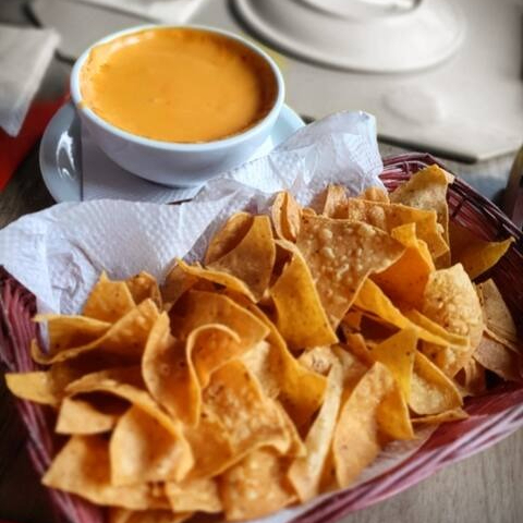 Delicioso cheddar derretido com pitada de pimenta jalapeño