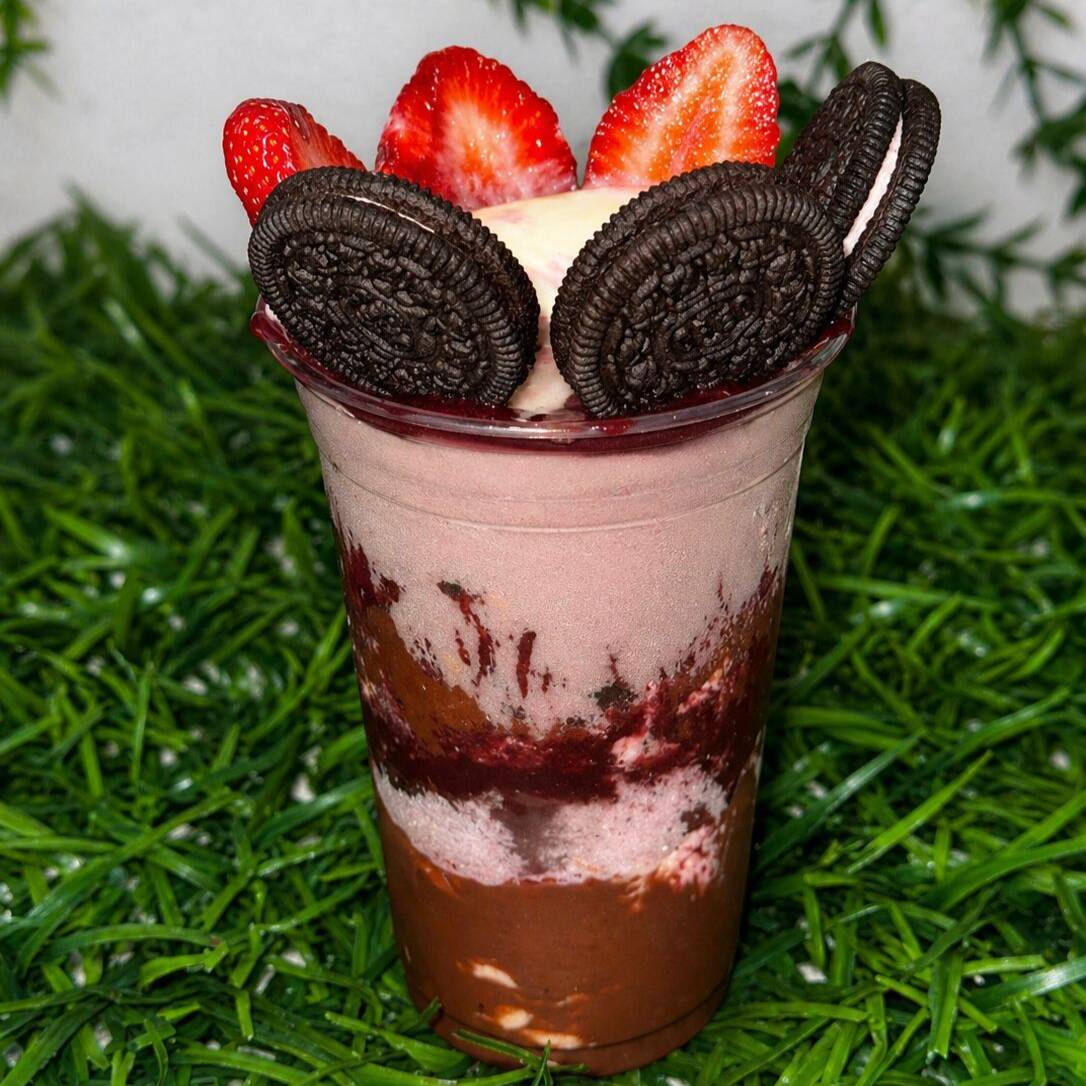 Nutella,creme ninho, biscoito oreo morango e morango