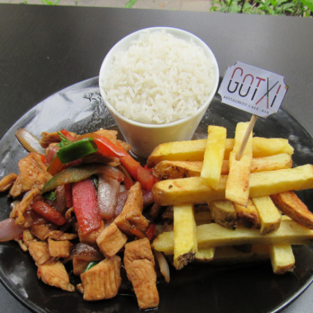 Saltado de Pollo