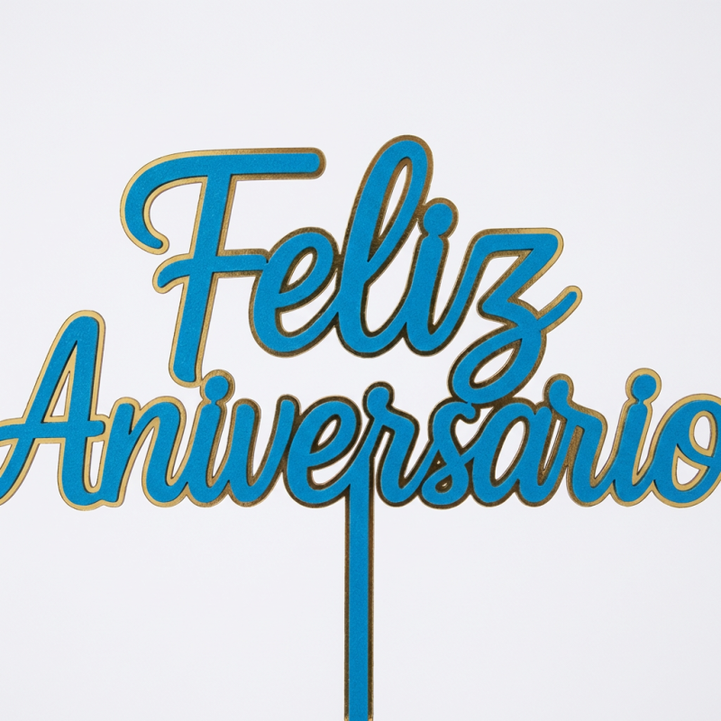 Para tornar suas festas e comemorações ainda mais memoráveis, adicione um toque de elegância com o nosso 'Topo de Bolo Feliz Aniversário Azul' é perfeito para intensificar a beleza de seu bolo de aniversário. Esse topo de bolo, revestido em uma sofisticada cor dourada, é ideal para acrescentar um brilho extra à sua celebração, garantindo um momento verdadeiramente especial e inesquecível. Faça do seu bolo a estrela da festa com nosso topo de bolo dourado!