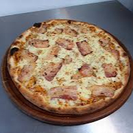 Pizza Broto Mussarela e bacon.