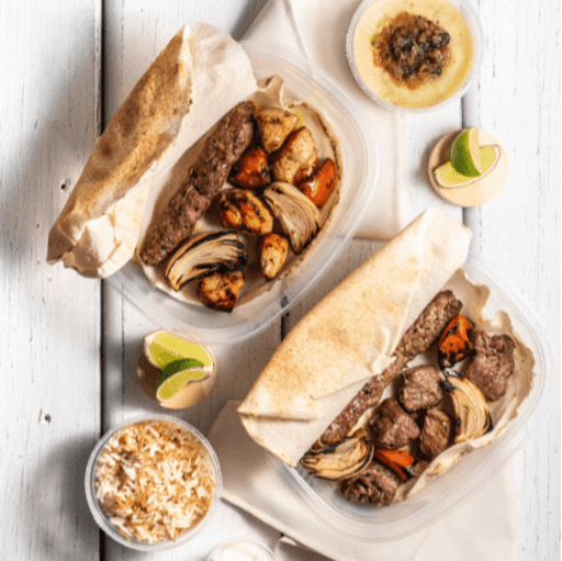 Misto de kafta, michui de frango e michui de file. Acompanha arroz com aletria e batata à moda libanesa.