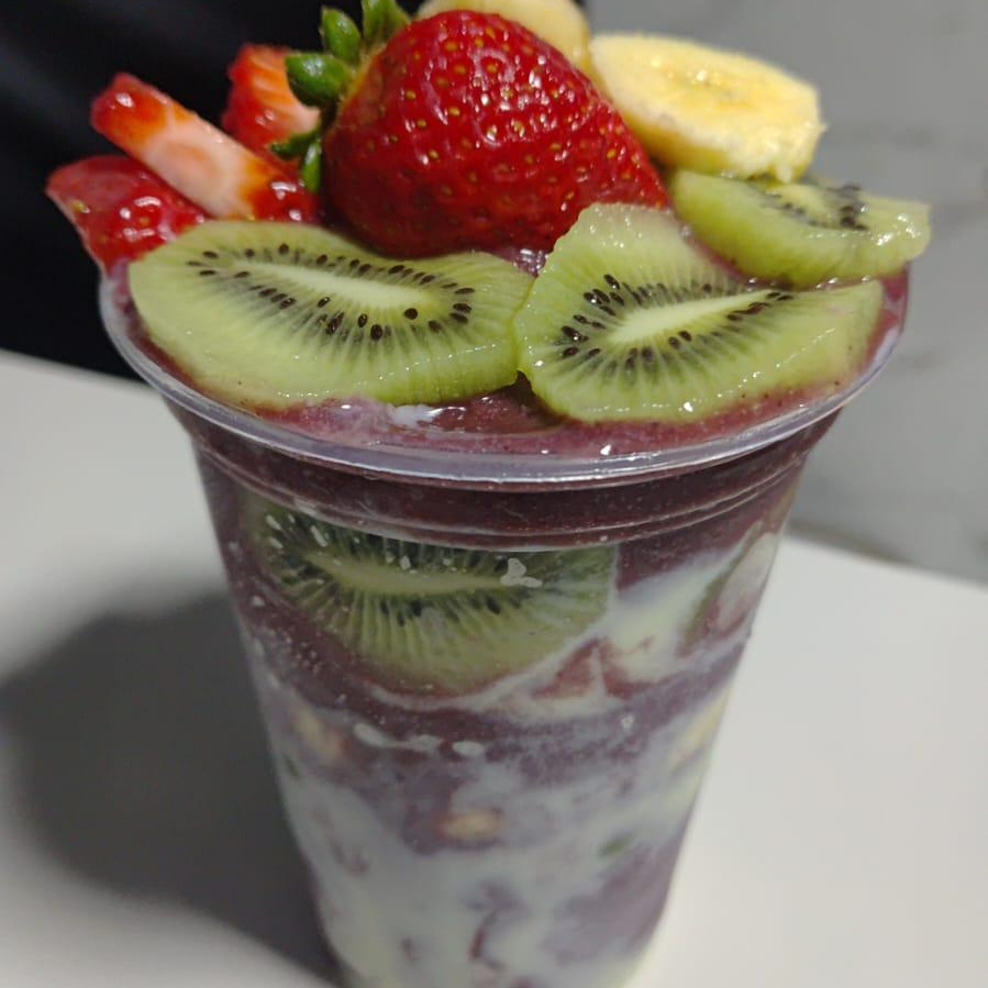 Mais energia para o seu dia! Combo de açaí com 2 acompanhamentos grátis.