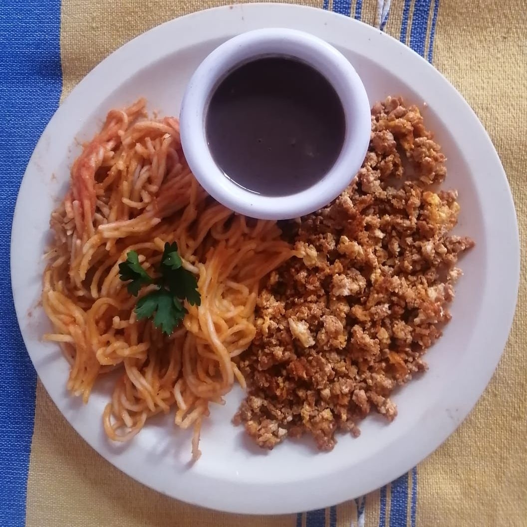 Huevos con chorizo.