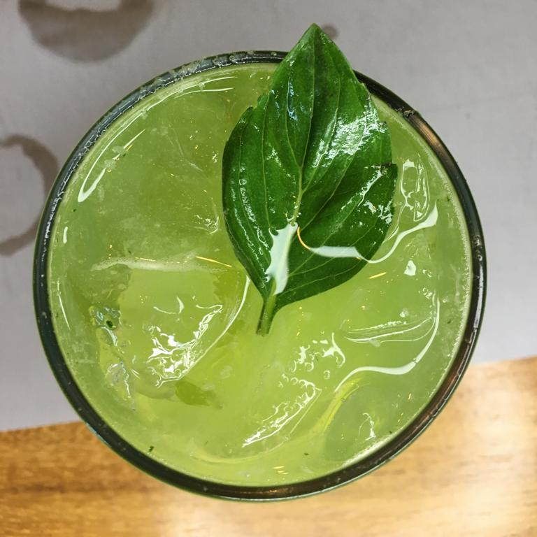 Limonada de Pepino con Albahaca